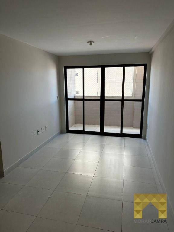 Apartamento à venda com 2 quartos, 66m² - Foto 3