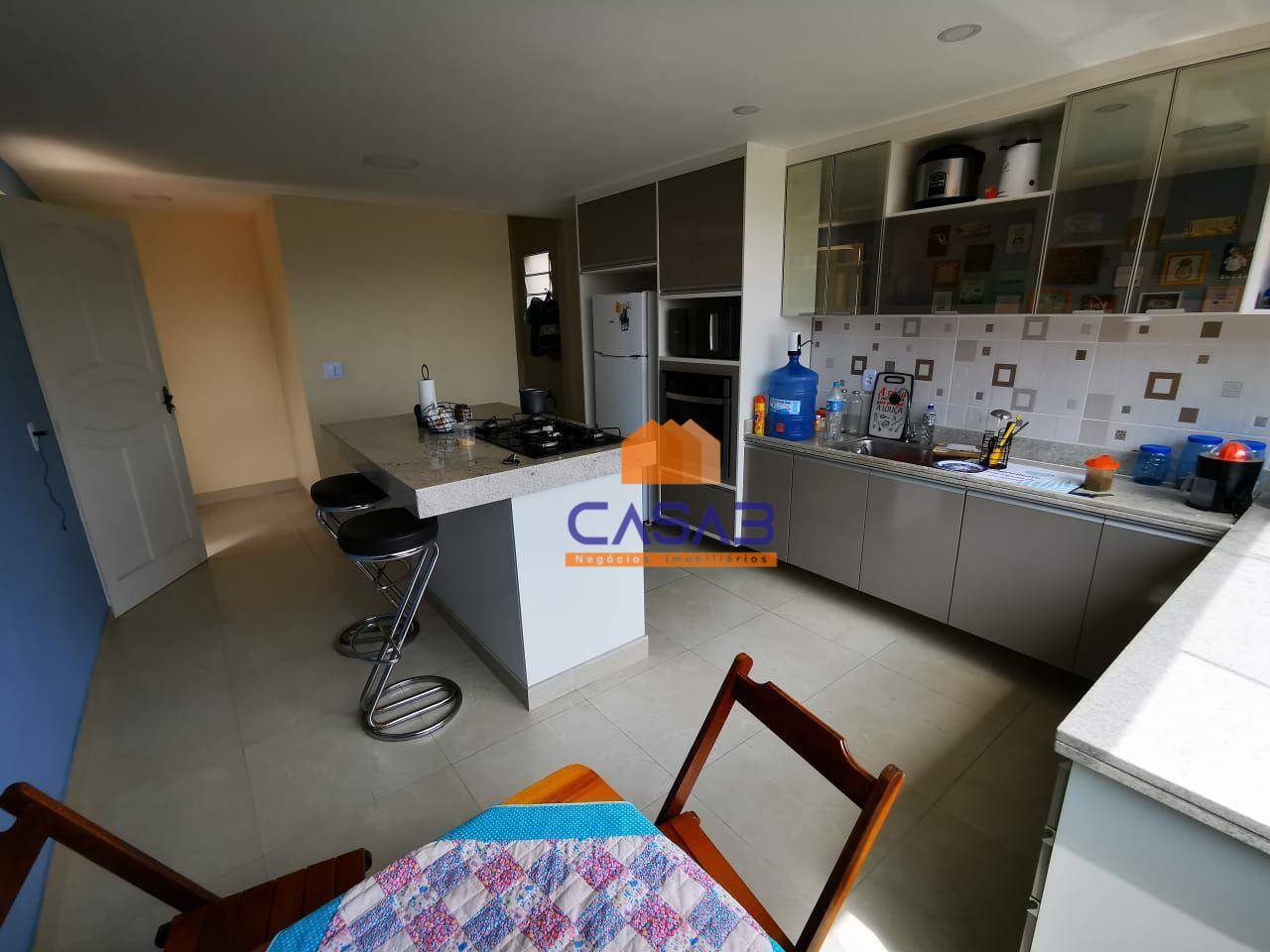 Casa à venda com 3 quartos, 200m² - Foto 4