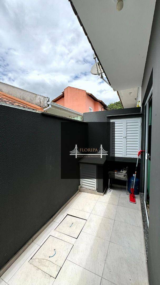 Casa à venda com 2 quartos, 55m² - Foto 12