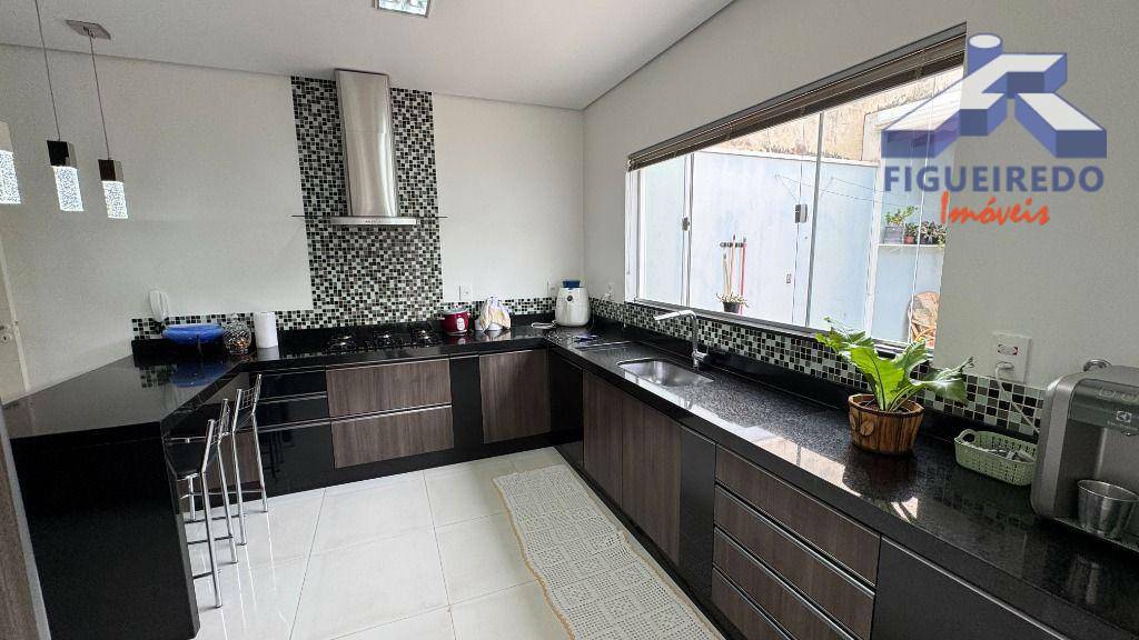 Casa à venda com 2 quartos, 180m² - Foto 6