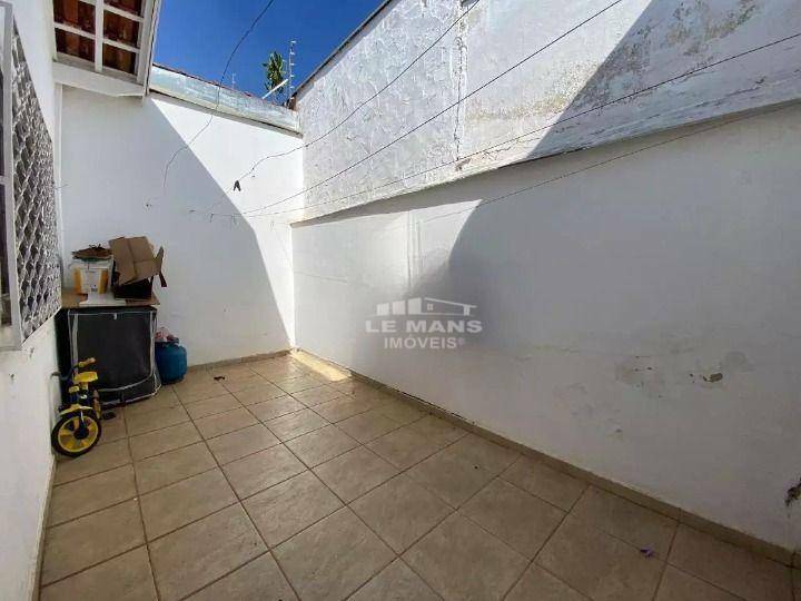 Casa à venda com 2 quartos, 111m² - Foto 11