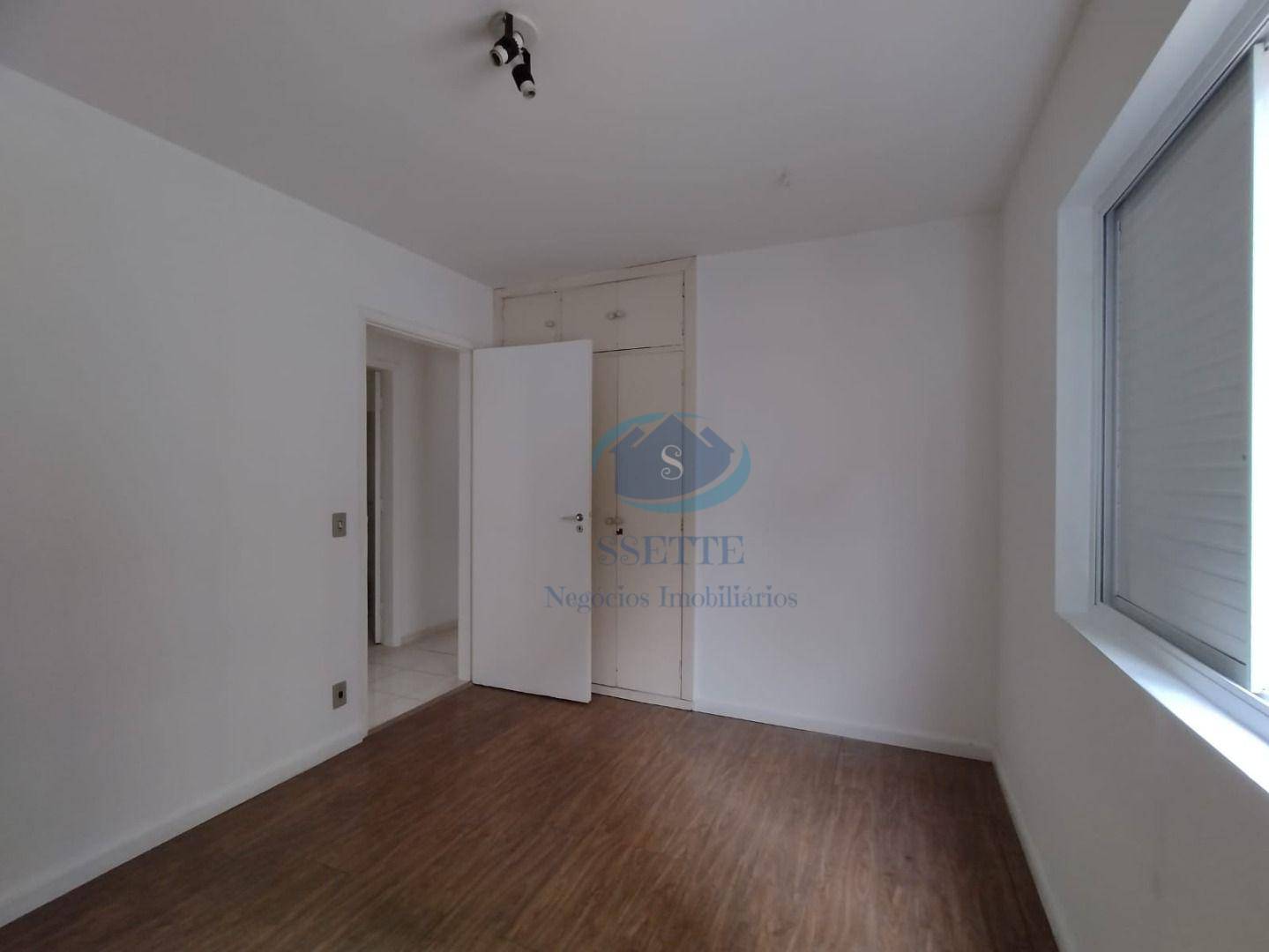 Apartamento para alugar com 3 quartos, 157m² - Foto 8