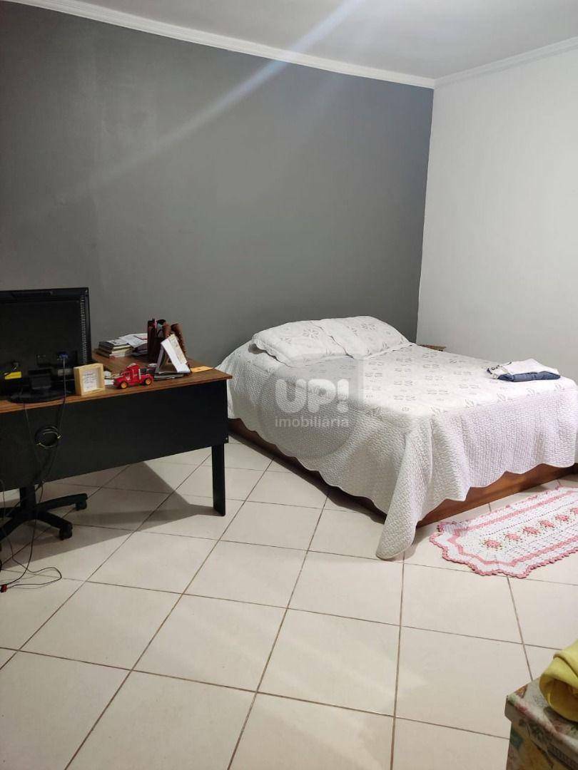 Casa à venda com 3 quartos, 100m² - Foto 11