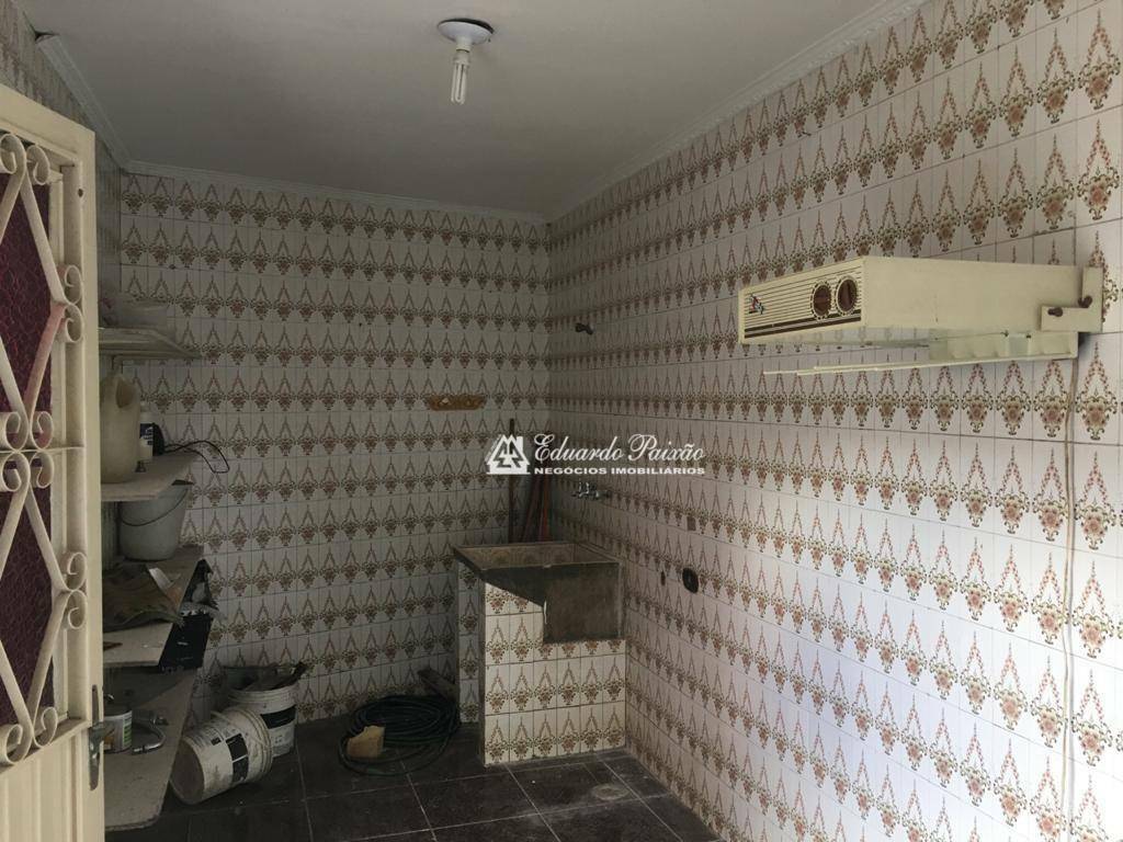 Casa à venda com 3 quartos, 338m² - Foto 19