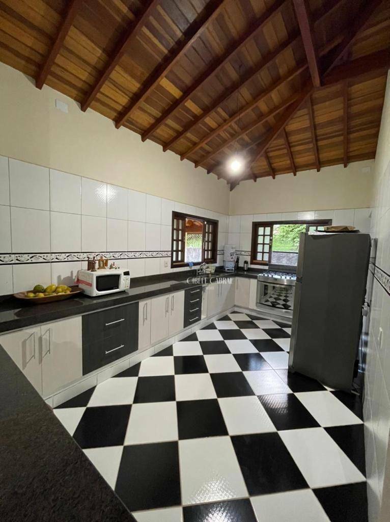 Chácara à venda com 4 quartos, 332m² - Foto 8