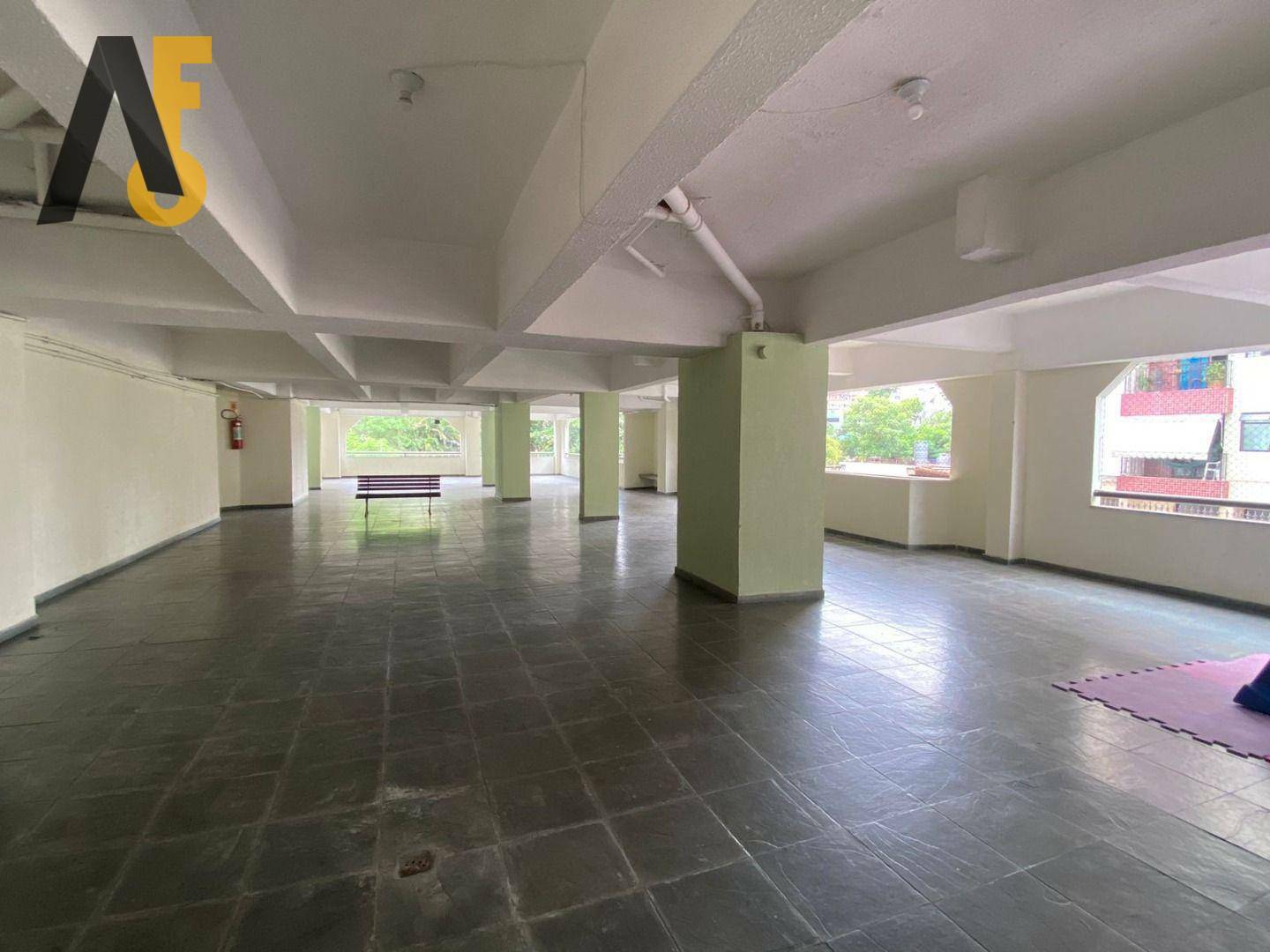 Apartamento à venda com 2 quartos, 64m² - Foto 27