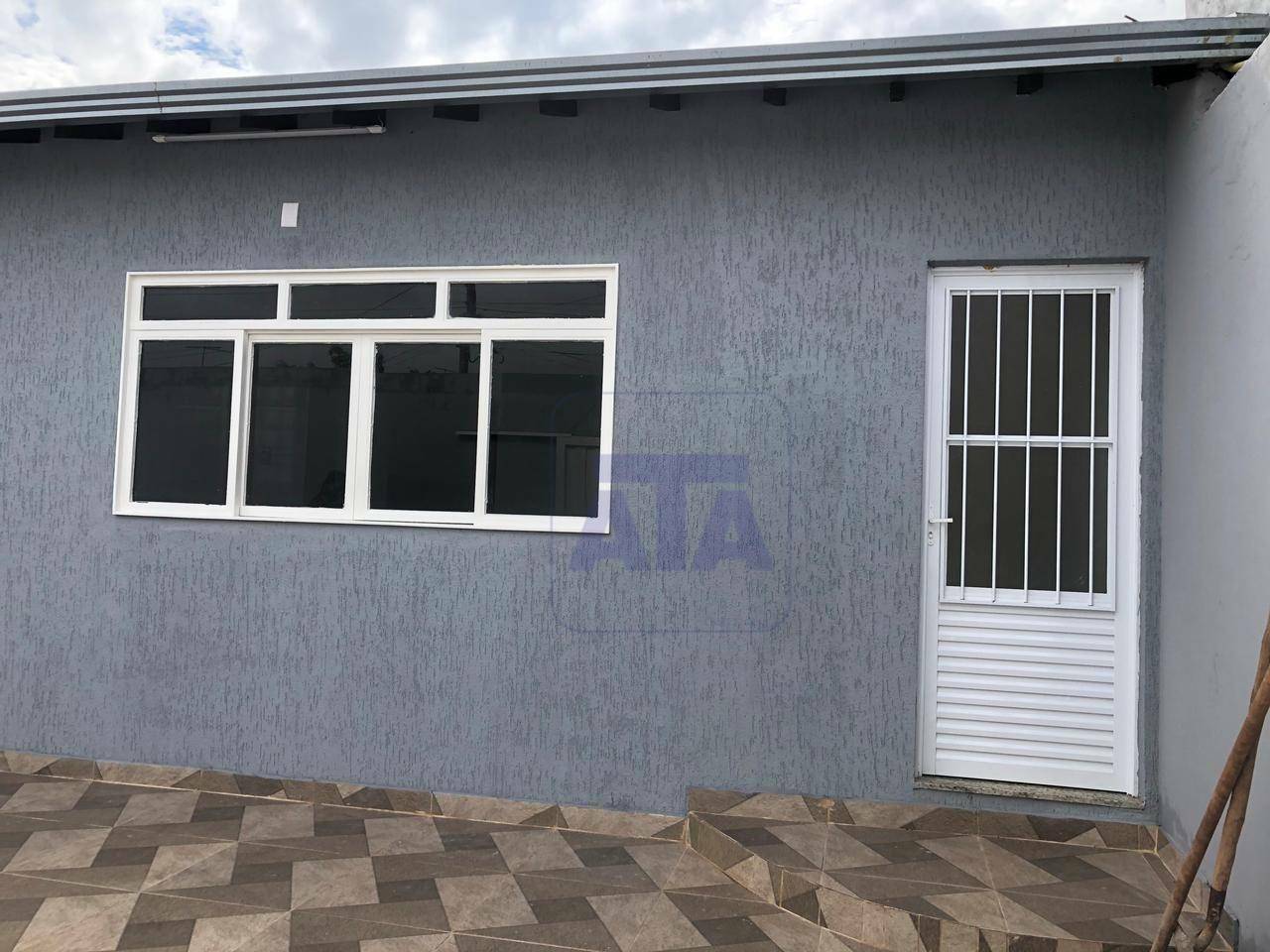 Casa à venda com 4 quartos, 125m² - Foto 1