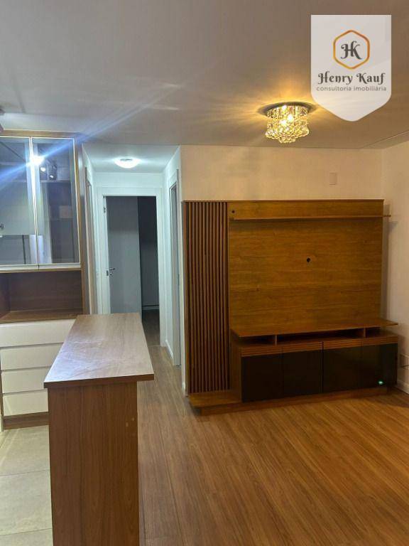 Apartamento à venda com 2 quartos, 65m² - Foto 8