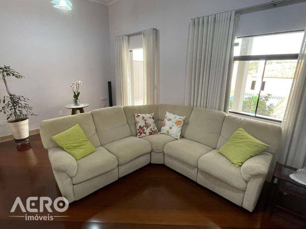 Casa de Condomínio à venda com 3 quartos, 341m² - Foto 12