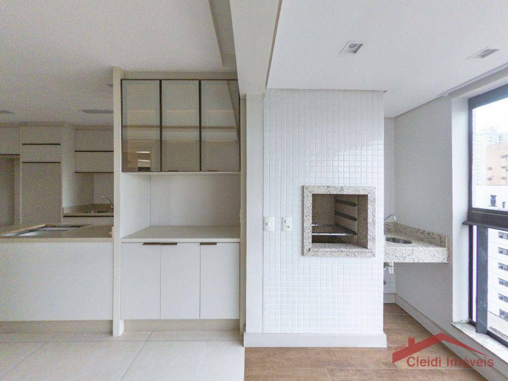 Apartamento à venda com 2 quartos, 76m² - Foto 10