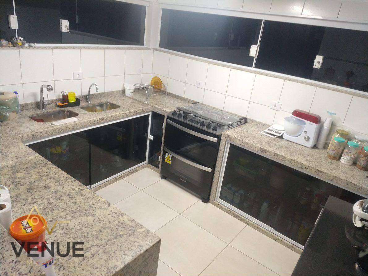 Sobrado à venda com 3 quartos, 220M2 - Foto 4