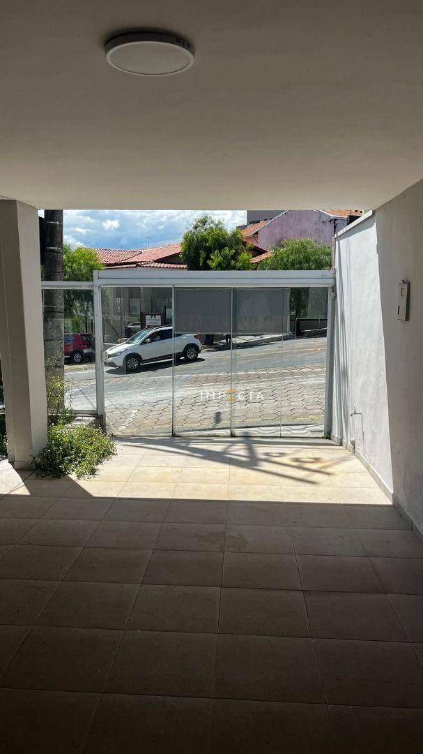 Casa à venda com 3 quartos, 280m² - Foto 4