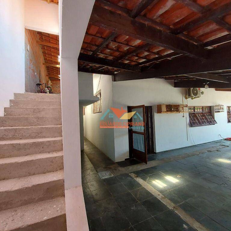 Casa à venda com 5 quartos, 195m² - Foto 10