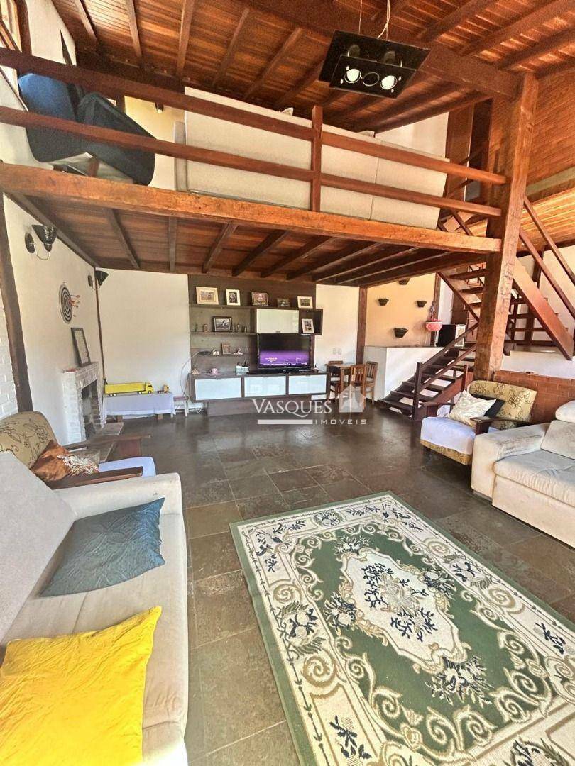 Casa à venda com 4 quartos, 210m² - Foto 16