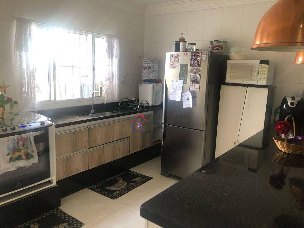 Sobrado à venda com 3 quartos, 340m² - Foto 3