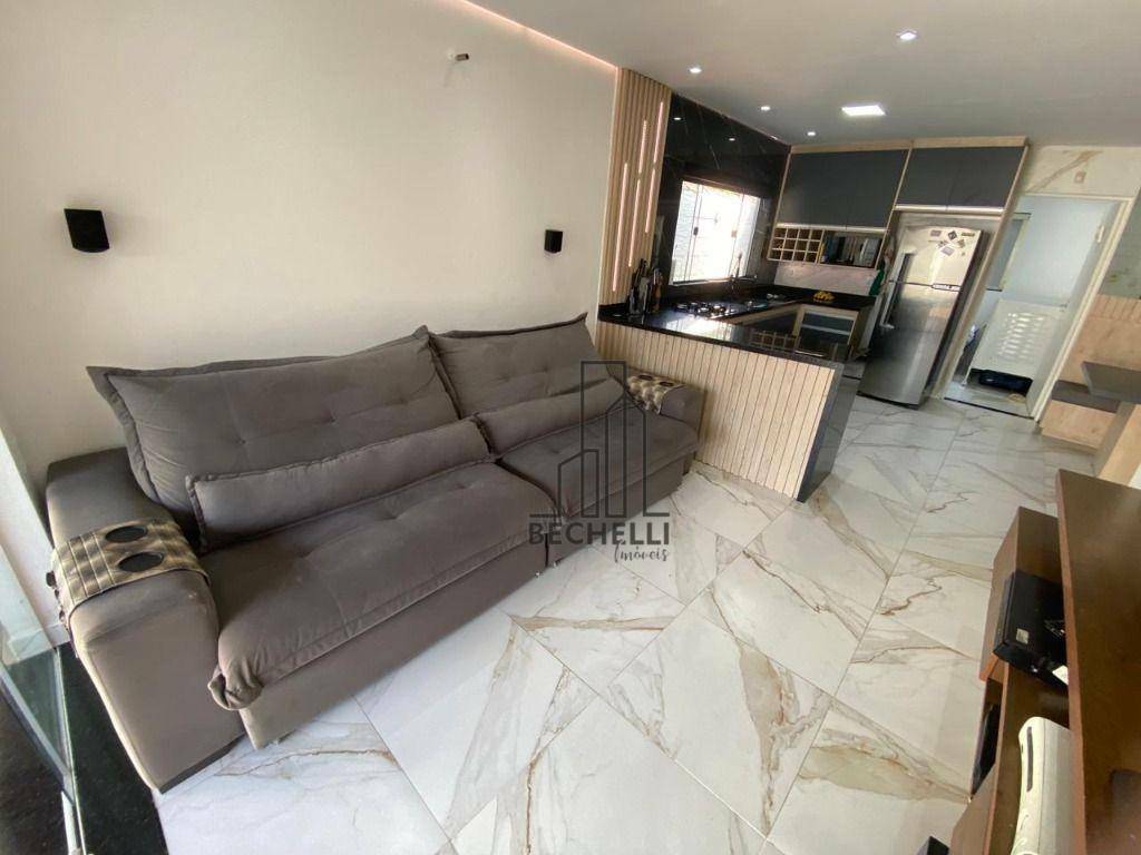 Casa à venda com 4 quartos, 170m² - Foto 3