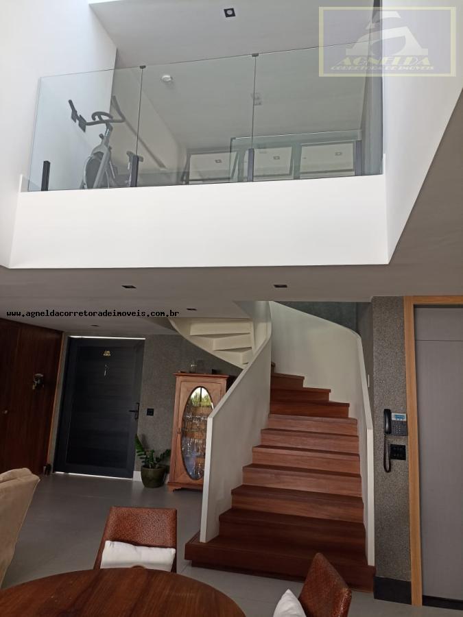 Casa de Condomínio à venda com 4 quartos, 345m² - Foto 1