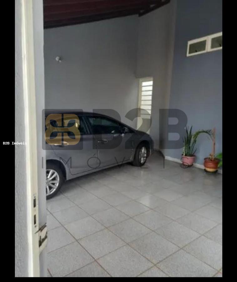 Casa à venda com 3 quartos, 196m² - Foto 2