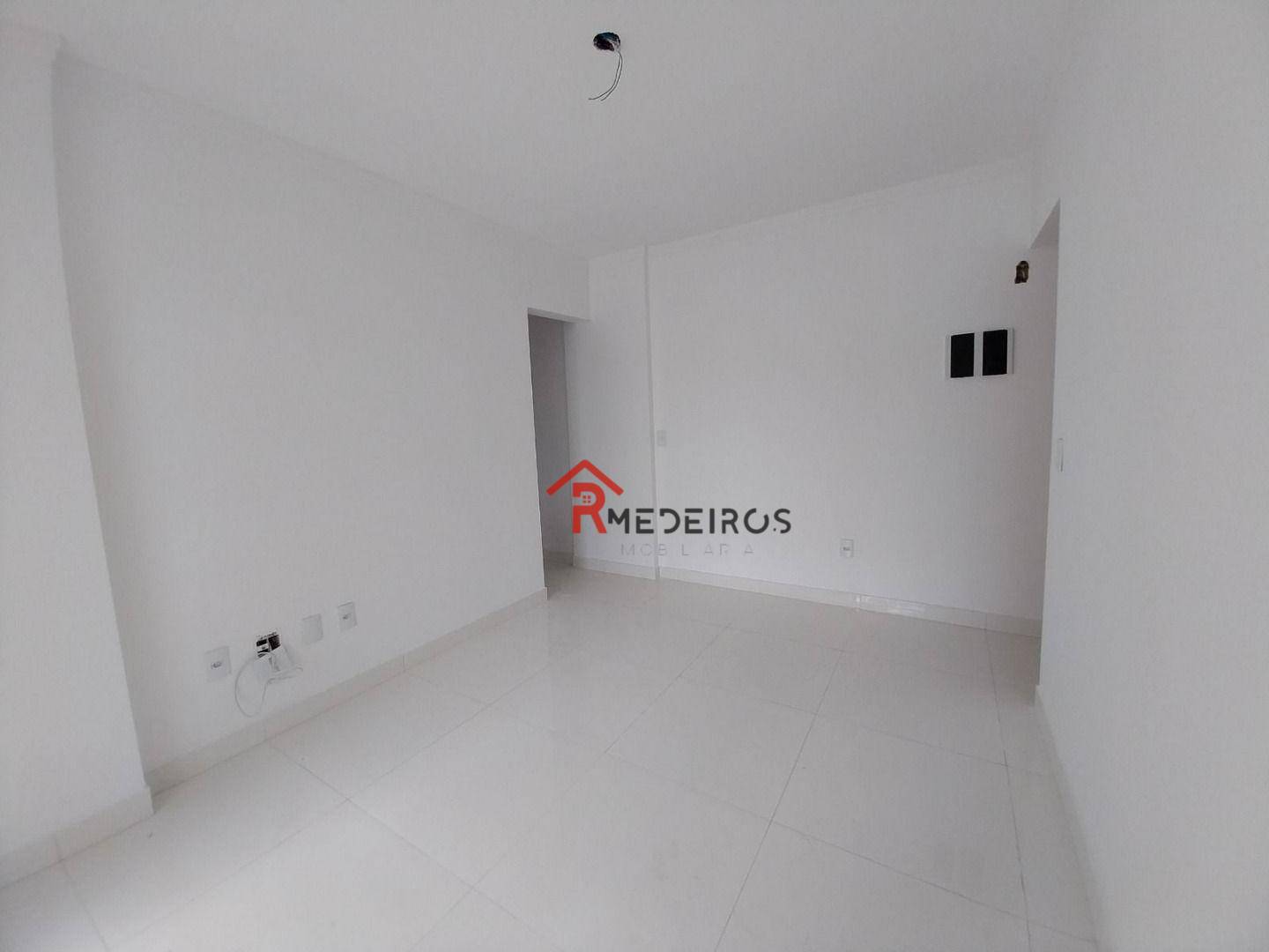 Apartamento à venda com 2 quartos, 68m² - Foto 4