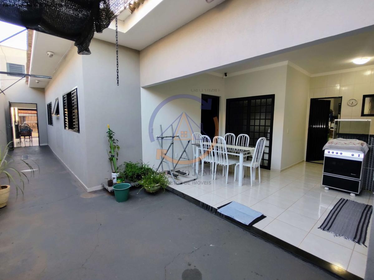 Casa à venda com 3 quartos, 200m² - Foto 13
