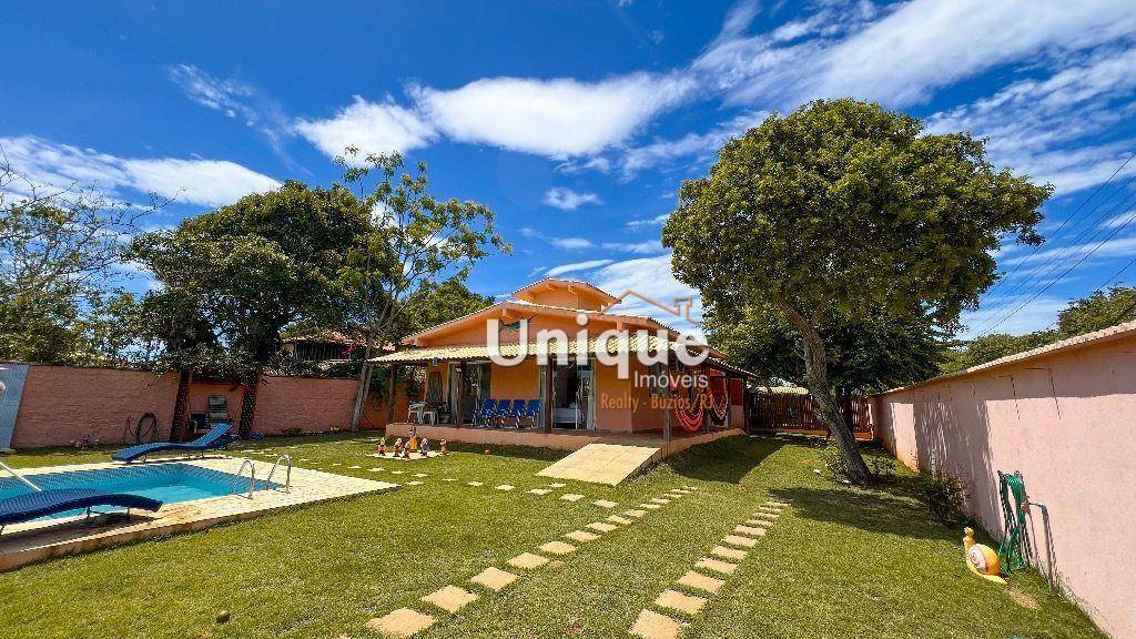 Casa à venda com 4 quartos, 250m² - Foto 1