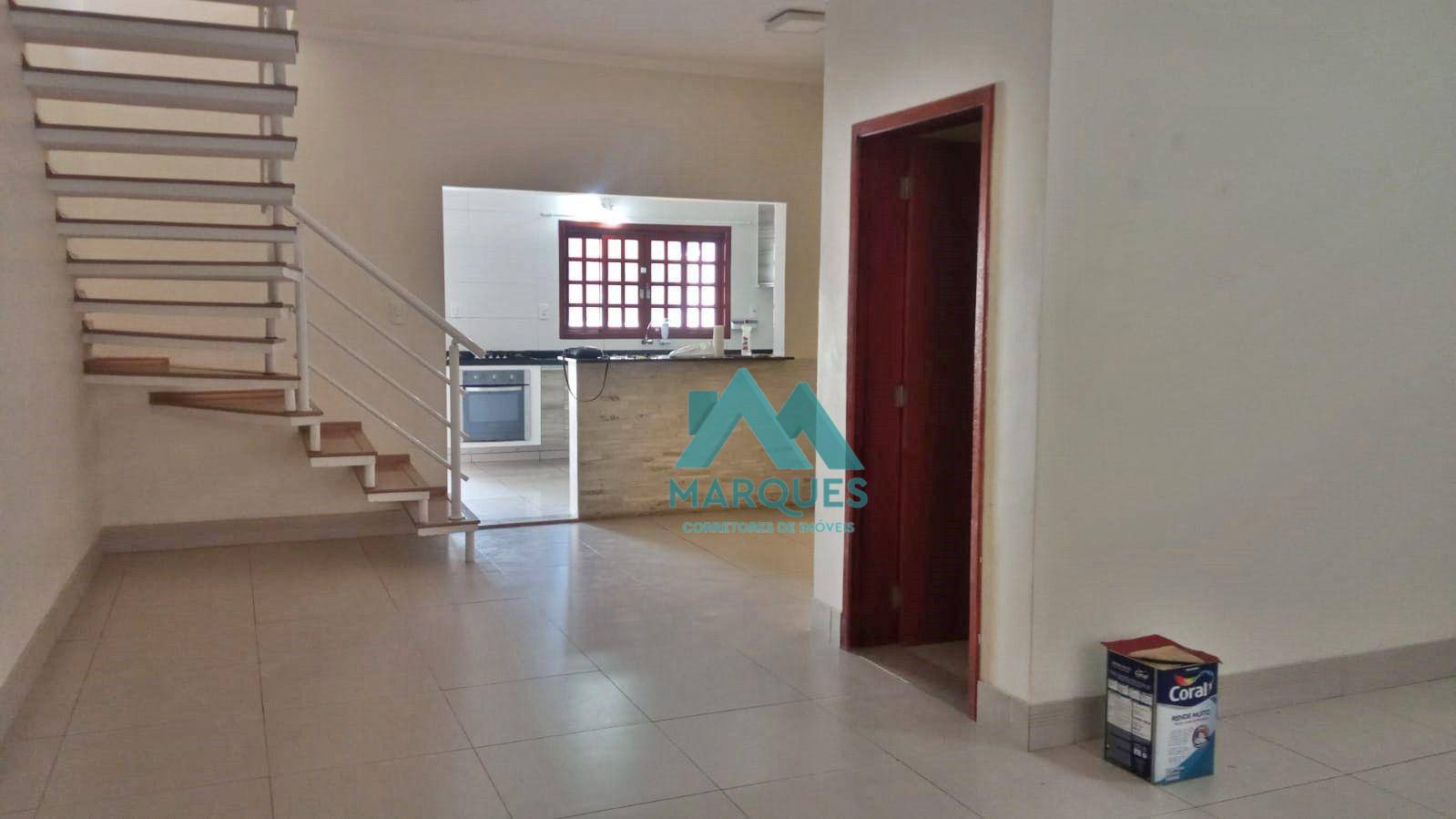 Sobrado à venda com 3 quartos, 210m² - Foto 1