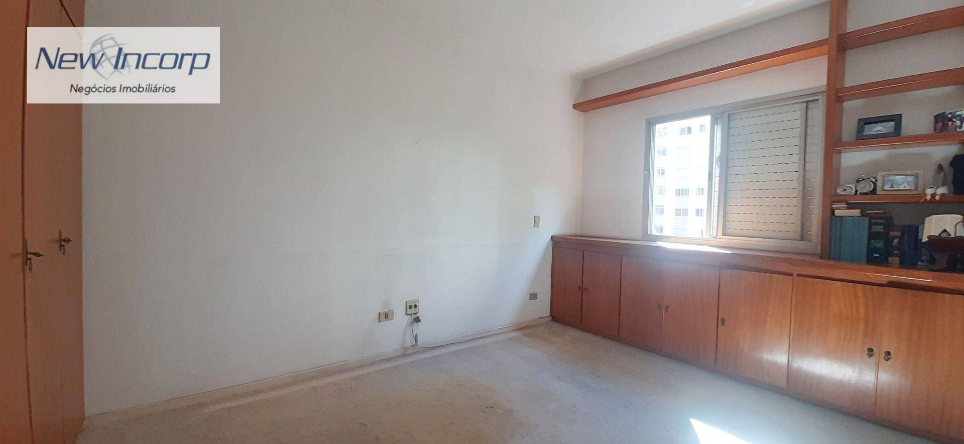 Apartamento à venda com 4 quartos, 157m² - Foto 17