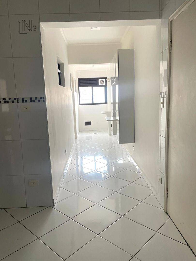 Apartamento à venda com 3 quartos, 131m² - Foto 4