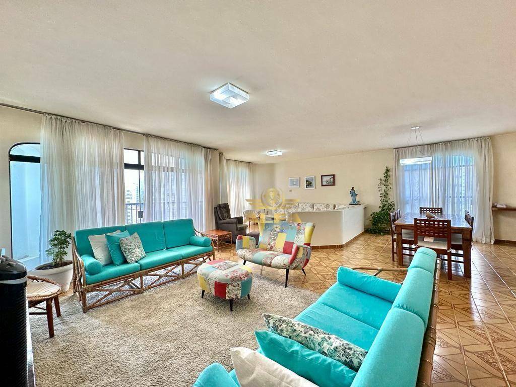 Apartamento à venda com 3 quartos, 221m² - Foto 4