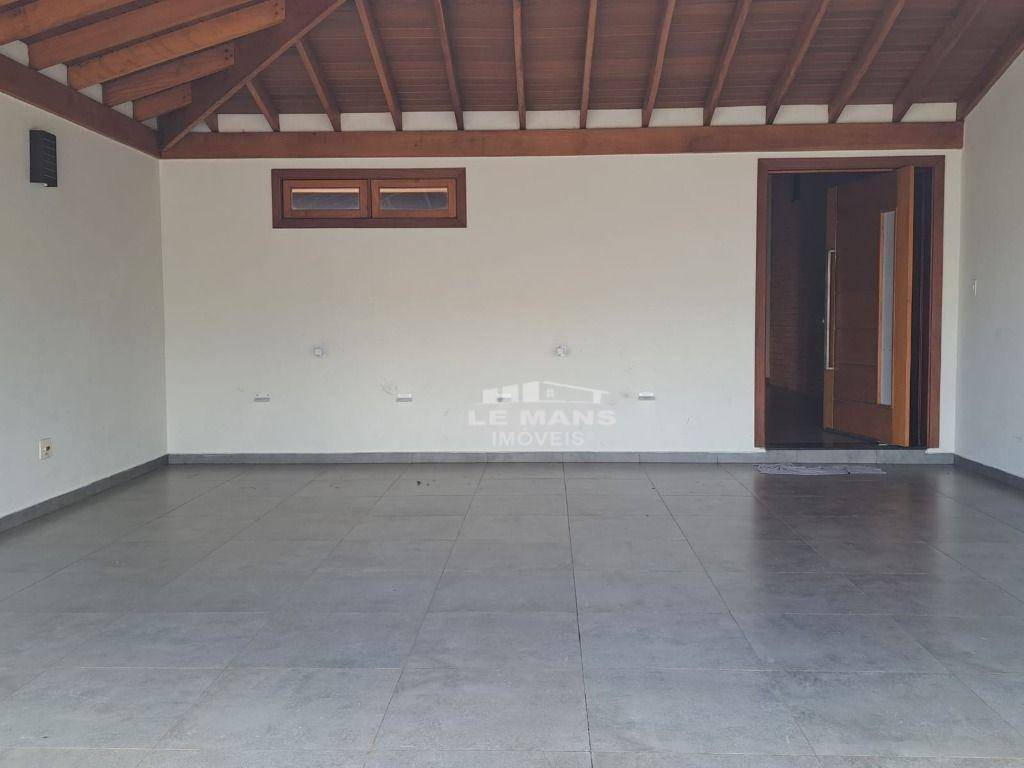 Casa de Condomínio à venda com 3 quartos, 290m² - Foto 2