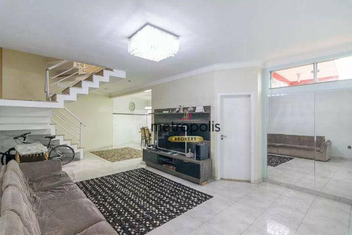 Sobrado à venda com 3 quartos, 266m² - Foto 1