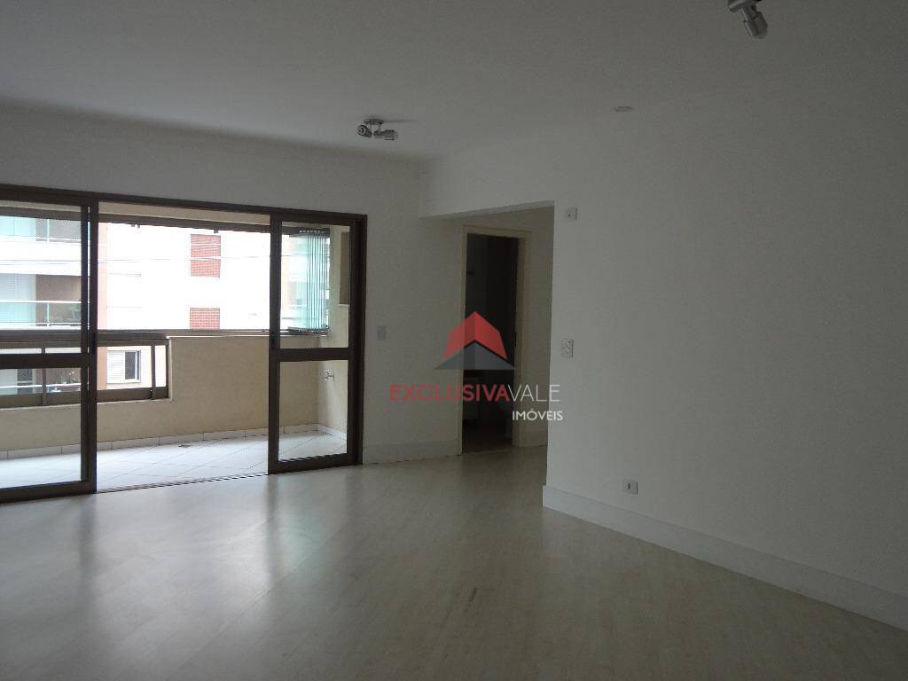 Apartamento para alugar com 4 quartos, 220m² - Foto 5