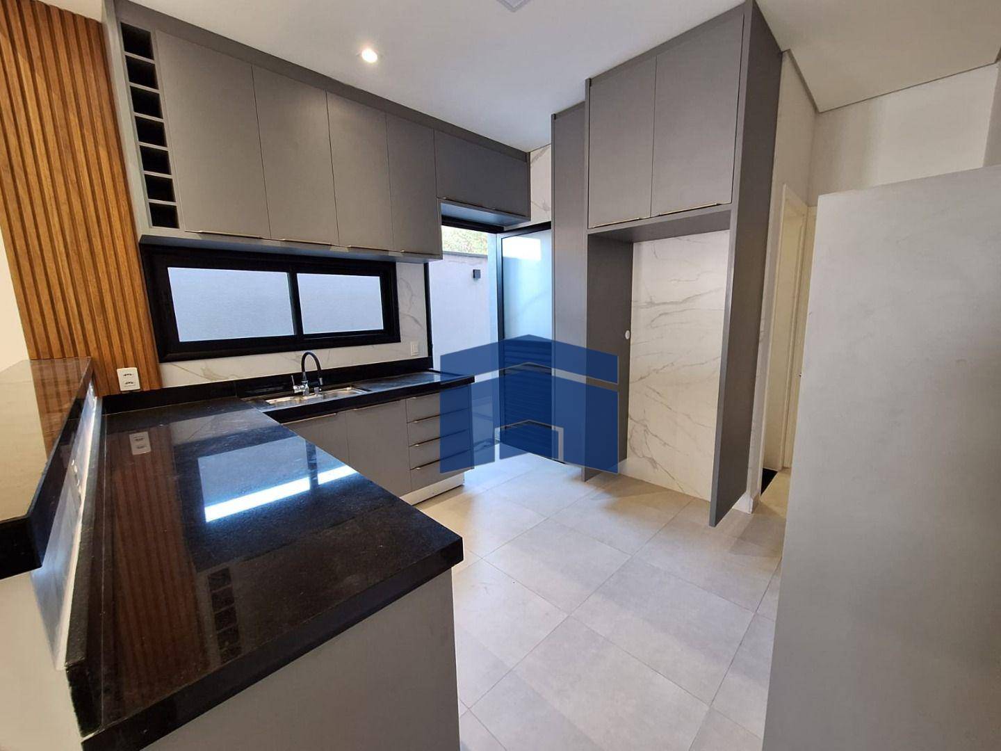 Casa à venda com 3 quartos, 130m² - Foto 1