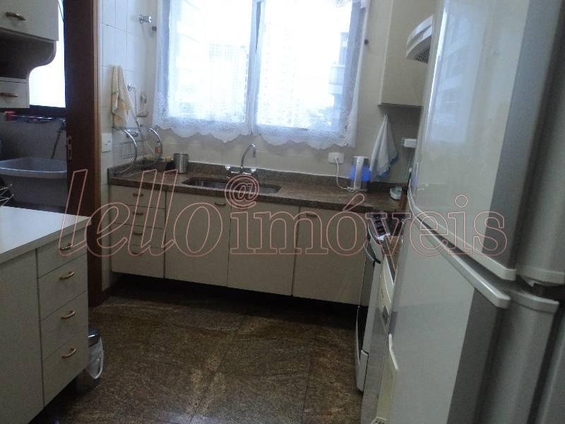 Apartamento à venda com 3 quartos, 170m² - Foto 18