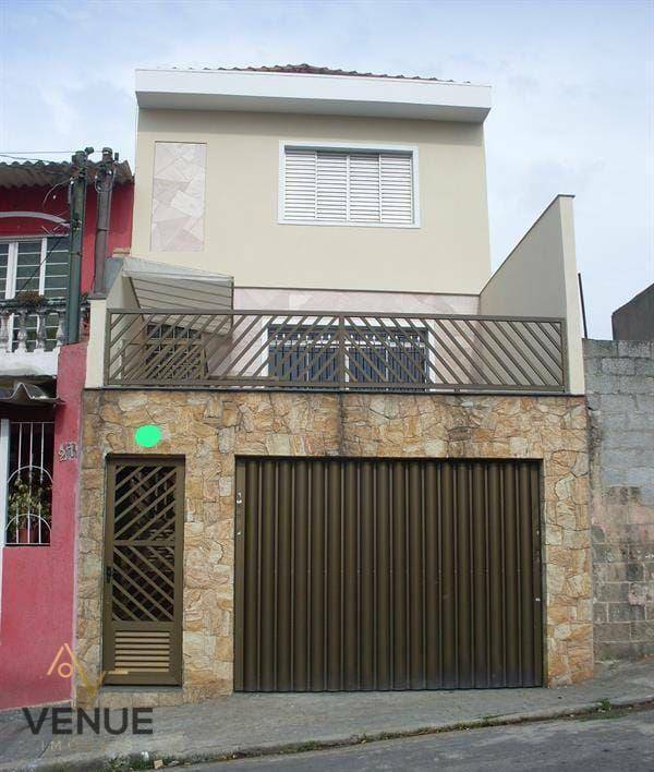 Sobrado à venda com 4 quartos, 220m² - Foto 1