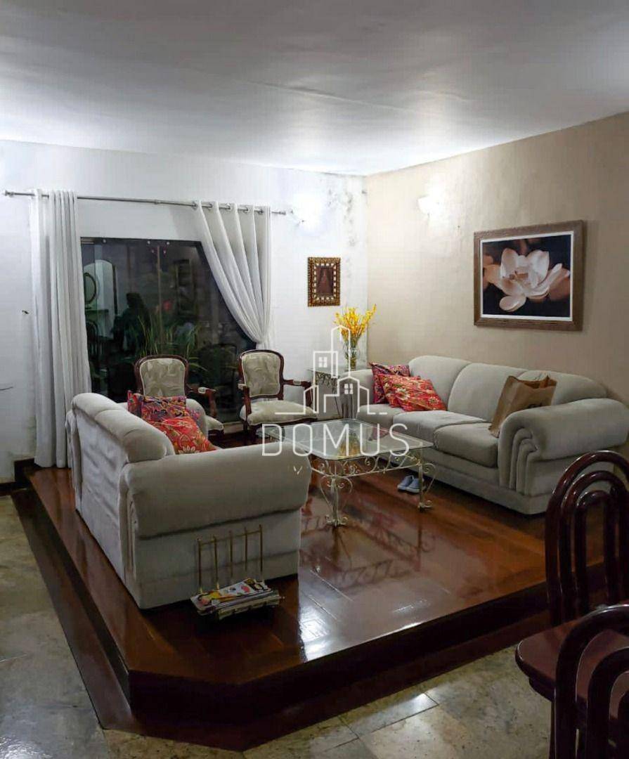 Casa à venda e aluguel com 4 quartos, 230m² - Foto 2