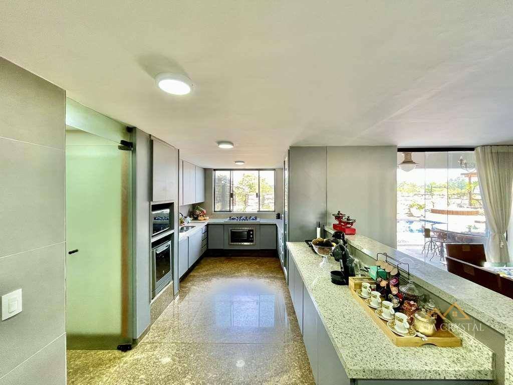 Casa de Condomínio à venda com 4 quartos, 548m² - Foto 24