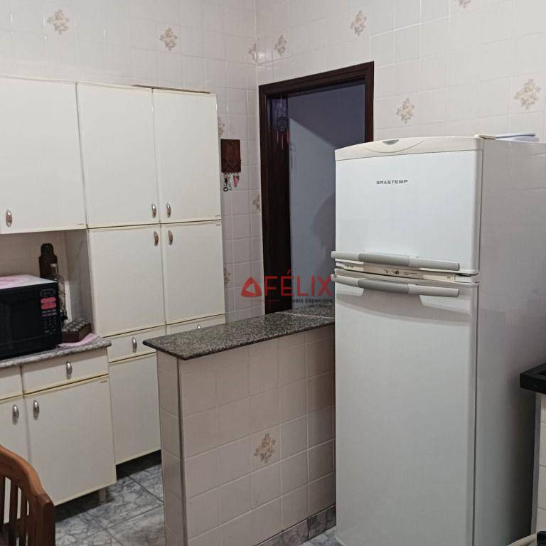 Casa à venda com 3 quartos, 90m² - Foto 6