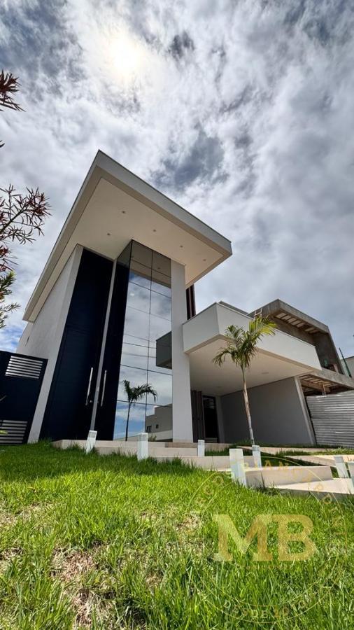 Casa de Condomínio à venda com 4 quartos, 222m² - Foto 1