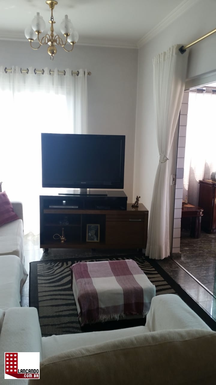 Apartamento à venda com 3 quartos, 167m² - Foto 1