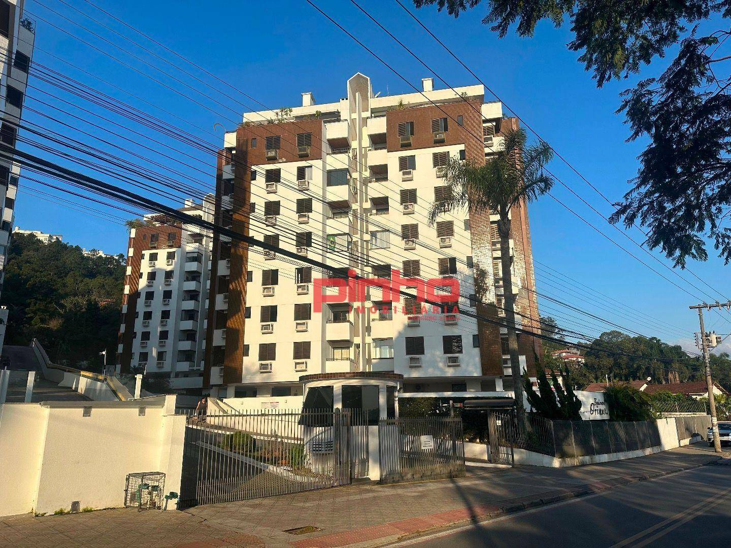 Apartamento à venda com 3 quartos, 81m² - Foto 2