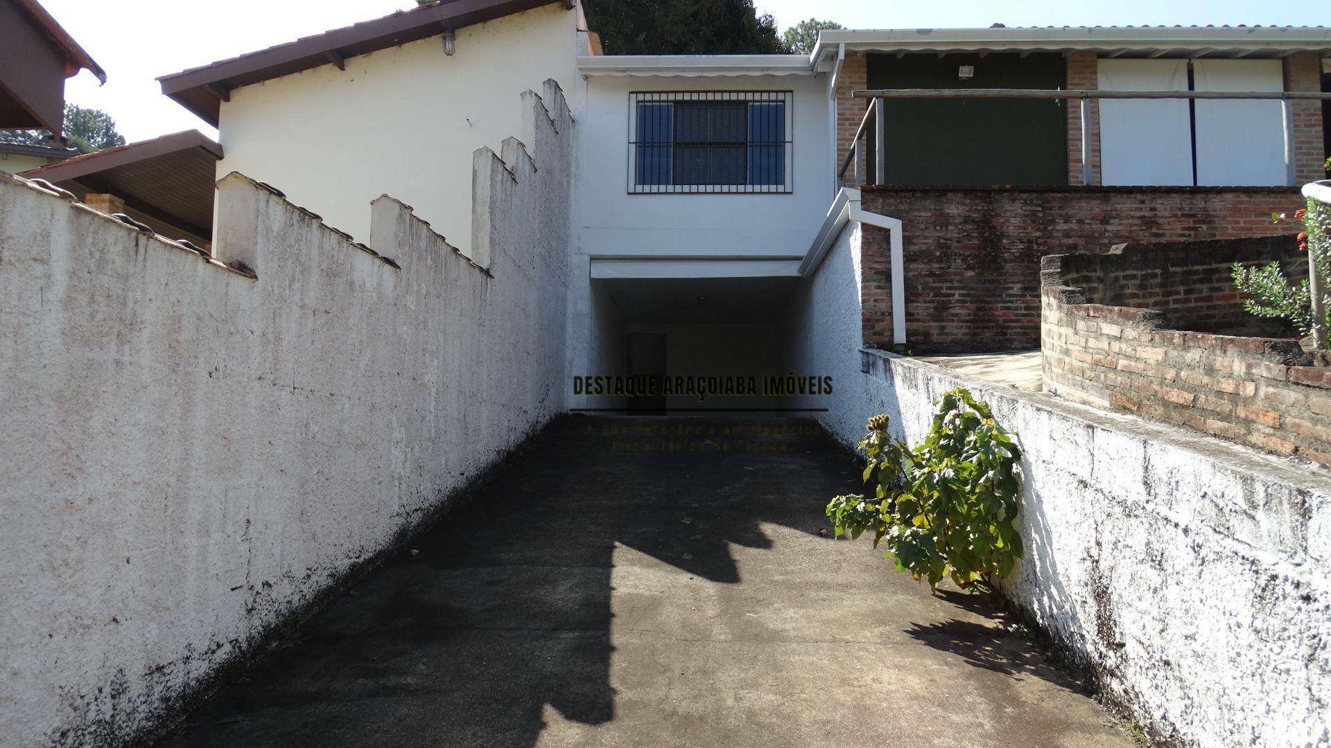 Casa à venda com 2 quartos, 300m² - Foto 2