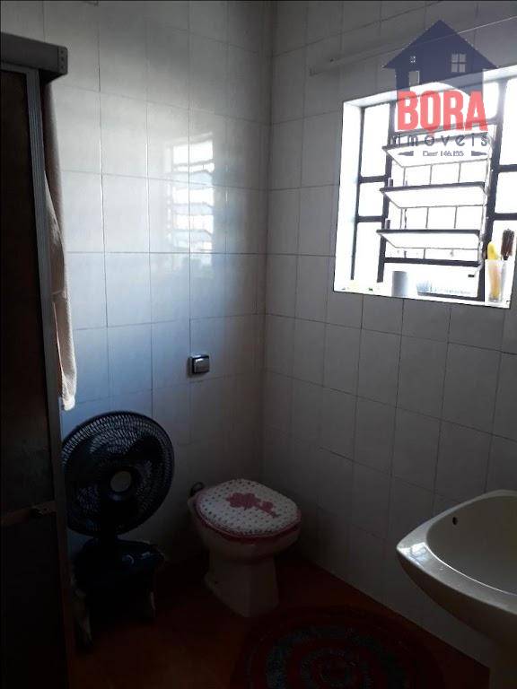 Casa à venda com 3 quartos, 200m² - Foto 2