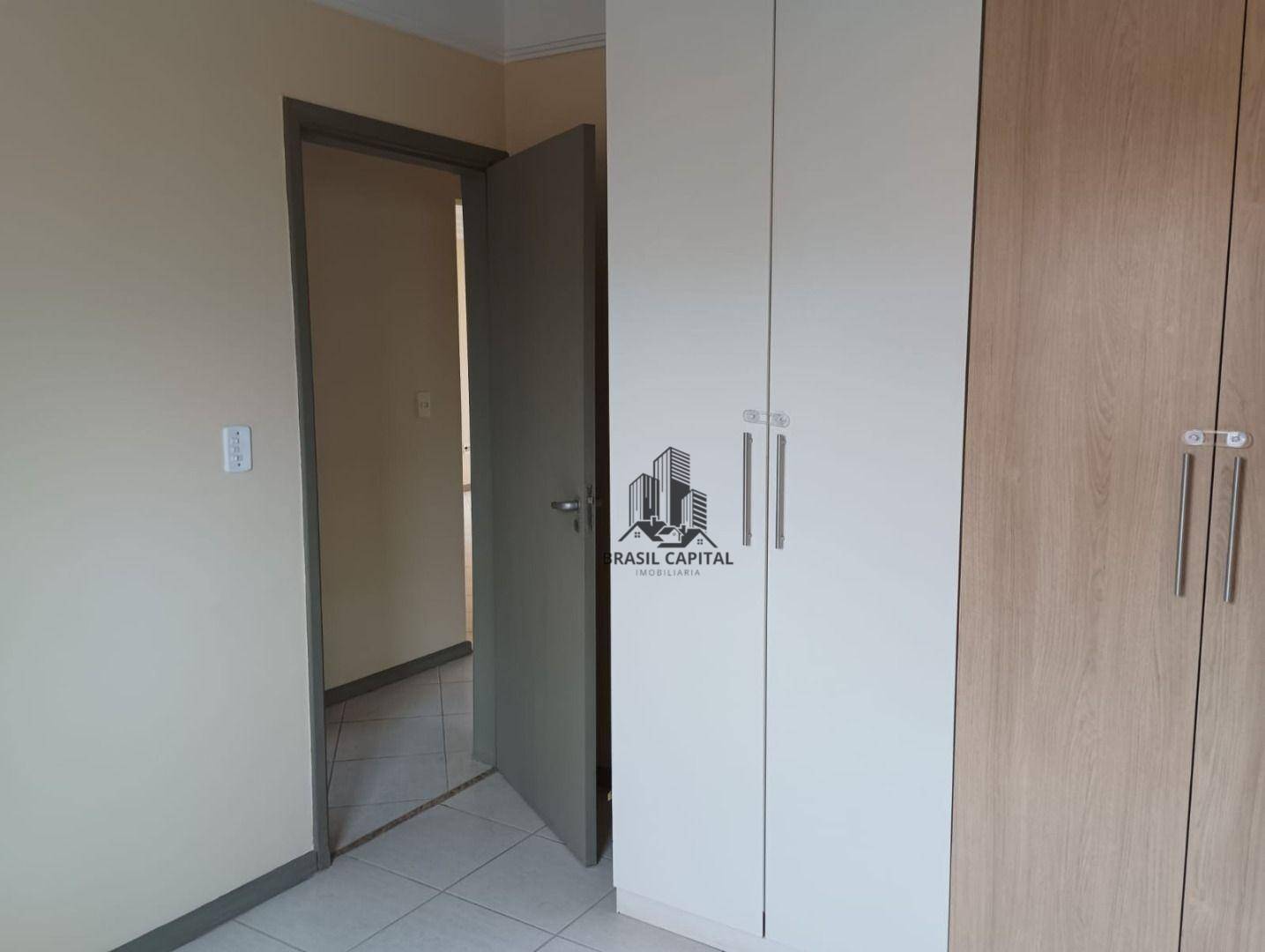 Apartamento para alugar com 3 quartos, 87m² - Foto 11