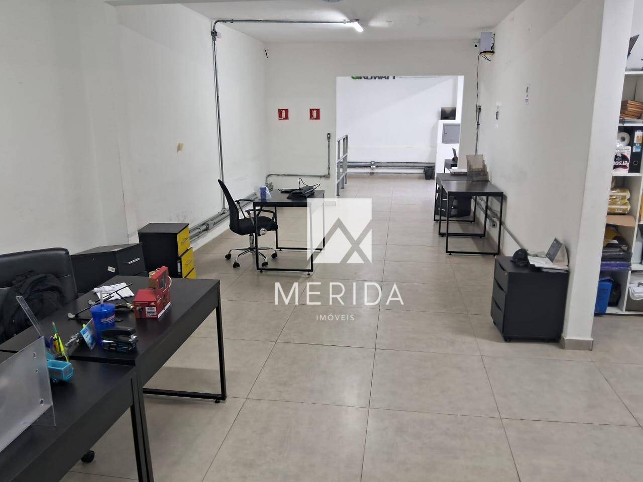 Depósito-Galpão-Armazém para alugar, 1700m² - Foto 8
