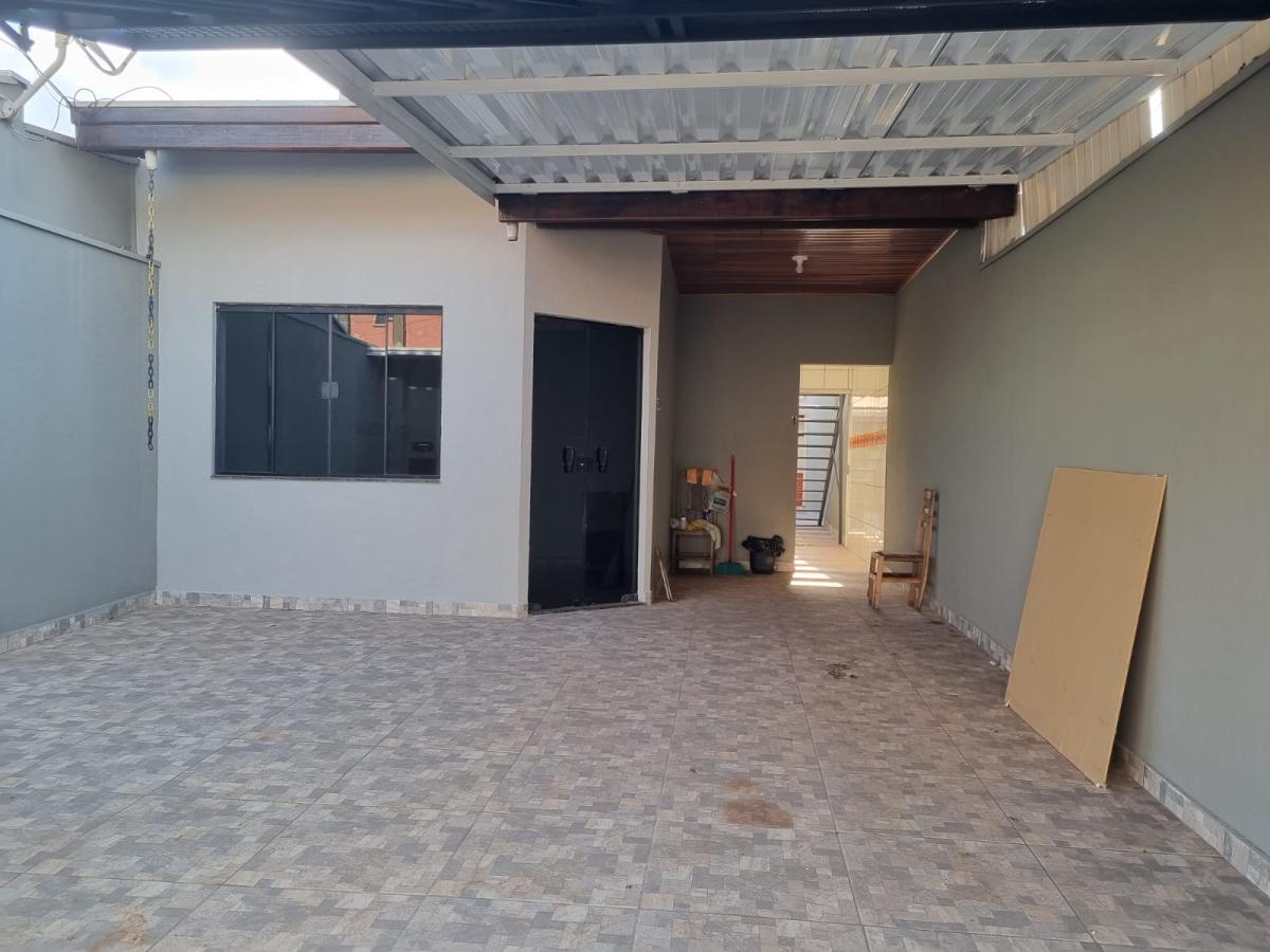 Casa à venda com 3 quartos, 150m² - Foto 1