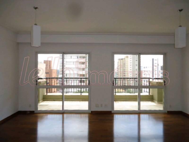 Apartamento para alugar com 3 quartos, 217m² - Foto 1