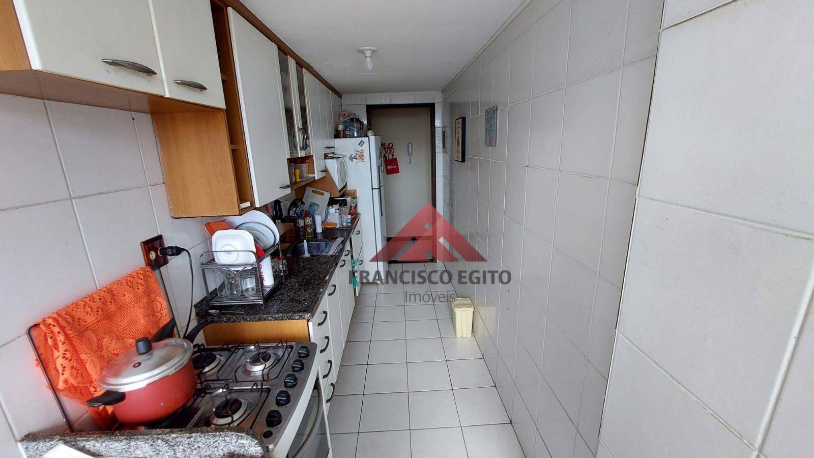 Apartamento à venda com 2 quartos, 70m² - Foto 2