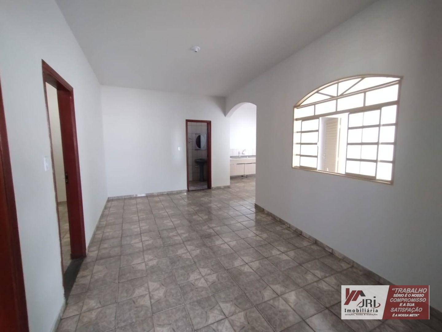 Casa à venda e aluguel com 3 quartos, 100m² - Foto 14