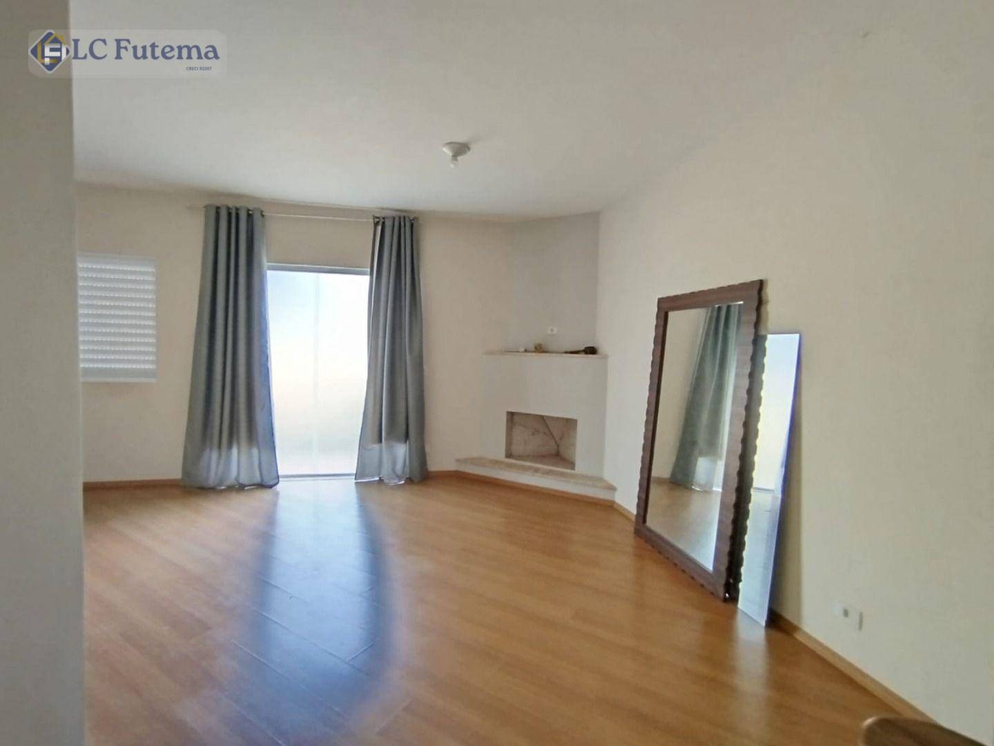 Casa de Condomínio para alugar com 3 quartos, 300m² - Foto 20